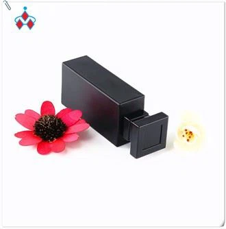 검은 유리 향수병